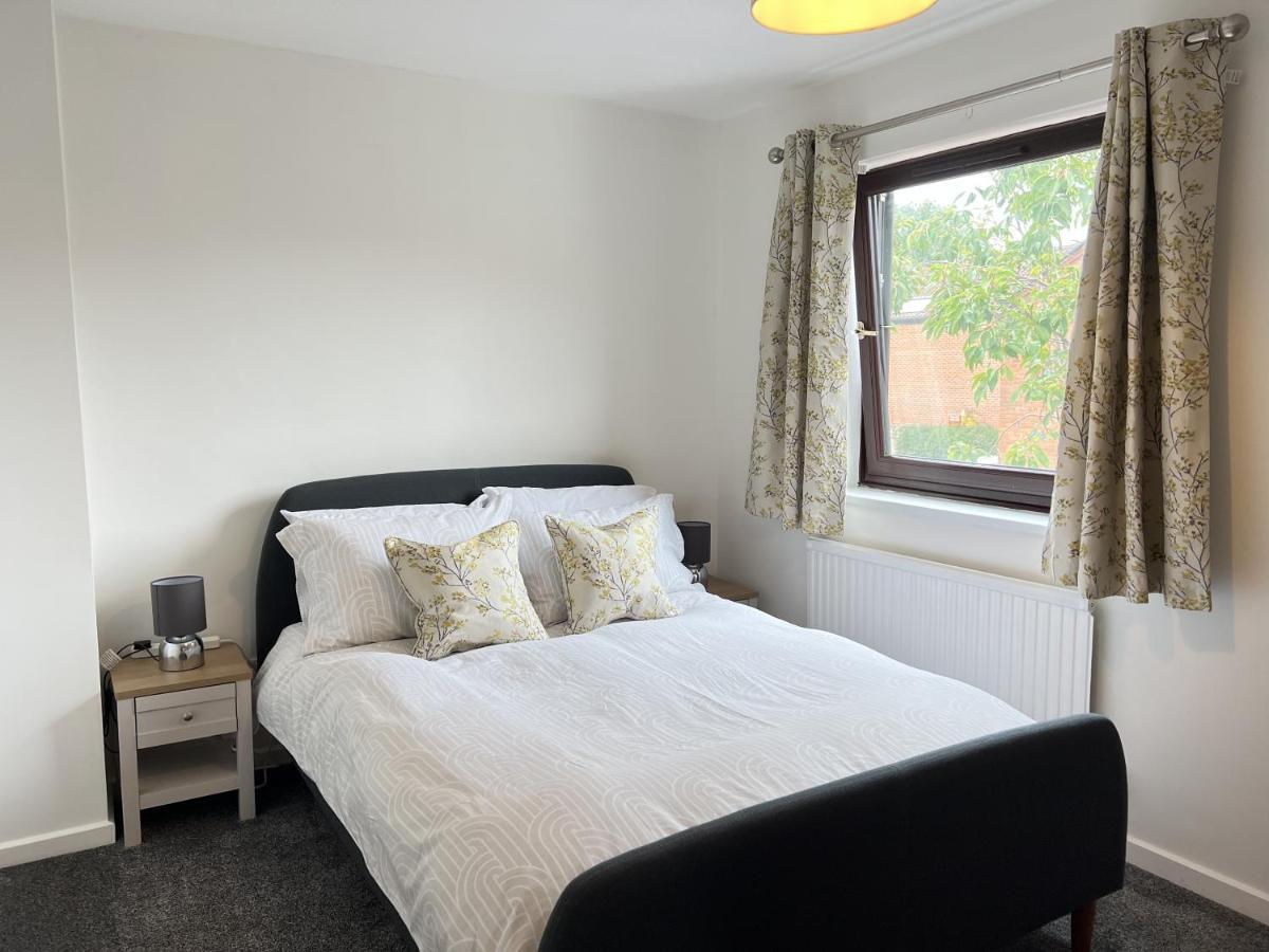 יורק Modern 2 Bed Townhouse Just Outside City Walls With Free Private Parking מראה חיצוני תמונה